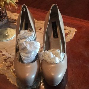 Ladies brand new heels by steve Madden